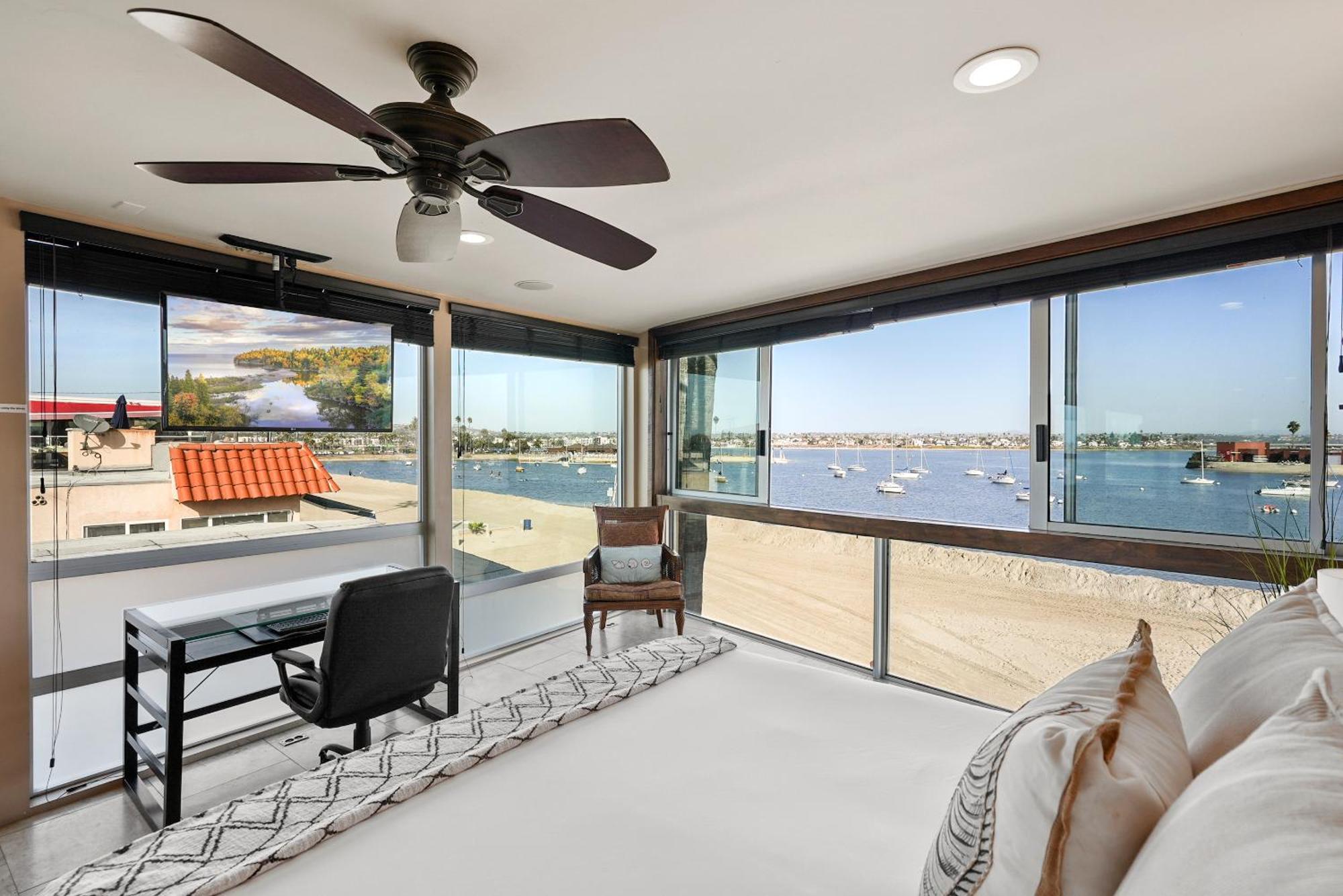 Stunning Bayfront Condo With Gorgeous Views, Garage, Massive Roof Deck & Ac - Dogs Welcome! San Diego Exterior photo