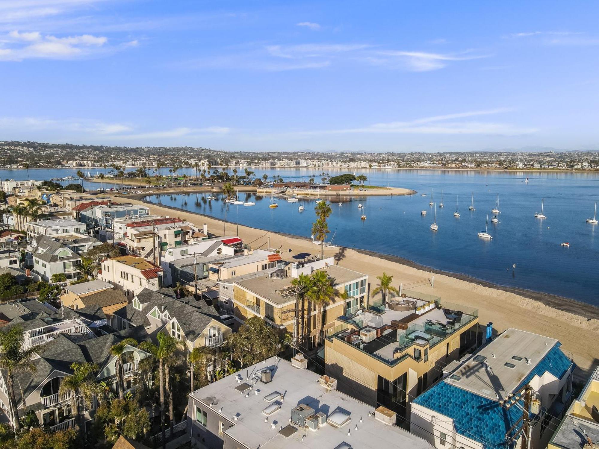 Stunning Bayfront Condo With Gorgeous Views, Garage, Massive Roof Deck & Ac - Dogs Welcome! San Diego Exterior photo